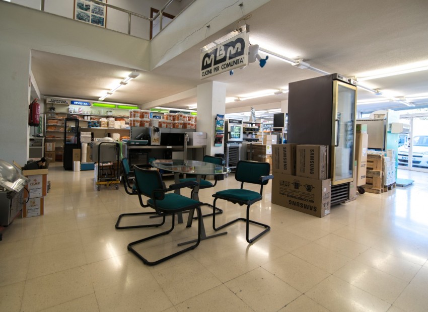 Alquiler a largo plazo - Comercial -
Alfas del Pí