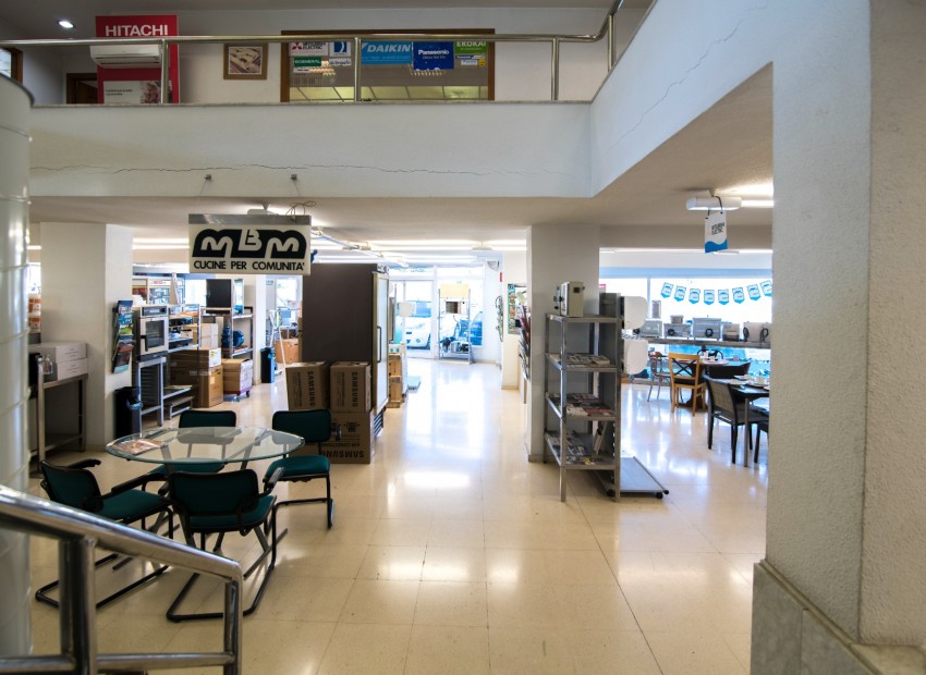 Alquiler a largo plazo - Comercial -
Alfas del Pí