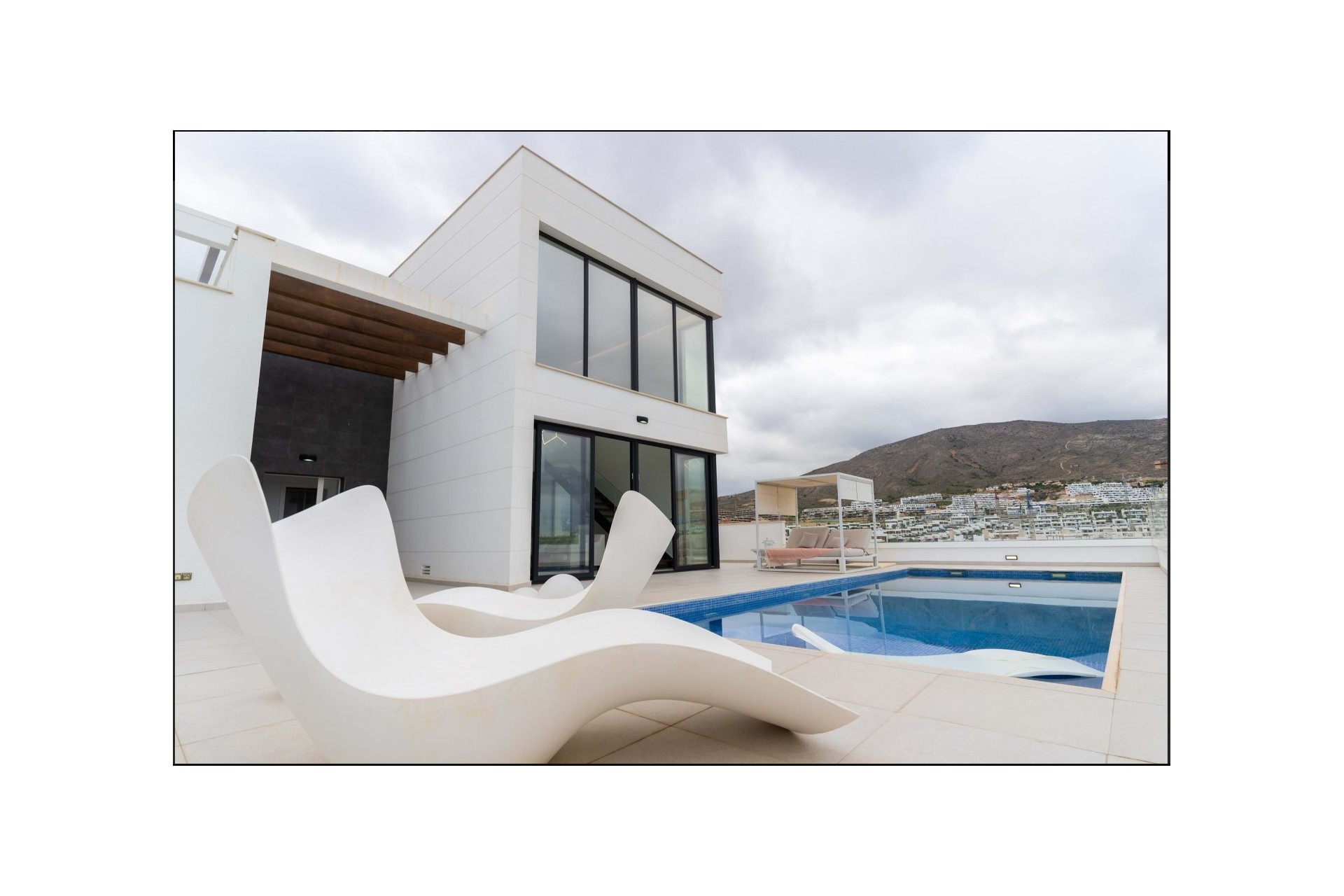 Alquiler a largo plazo - Villa -
Finestrat