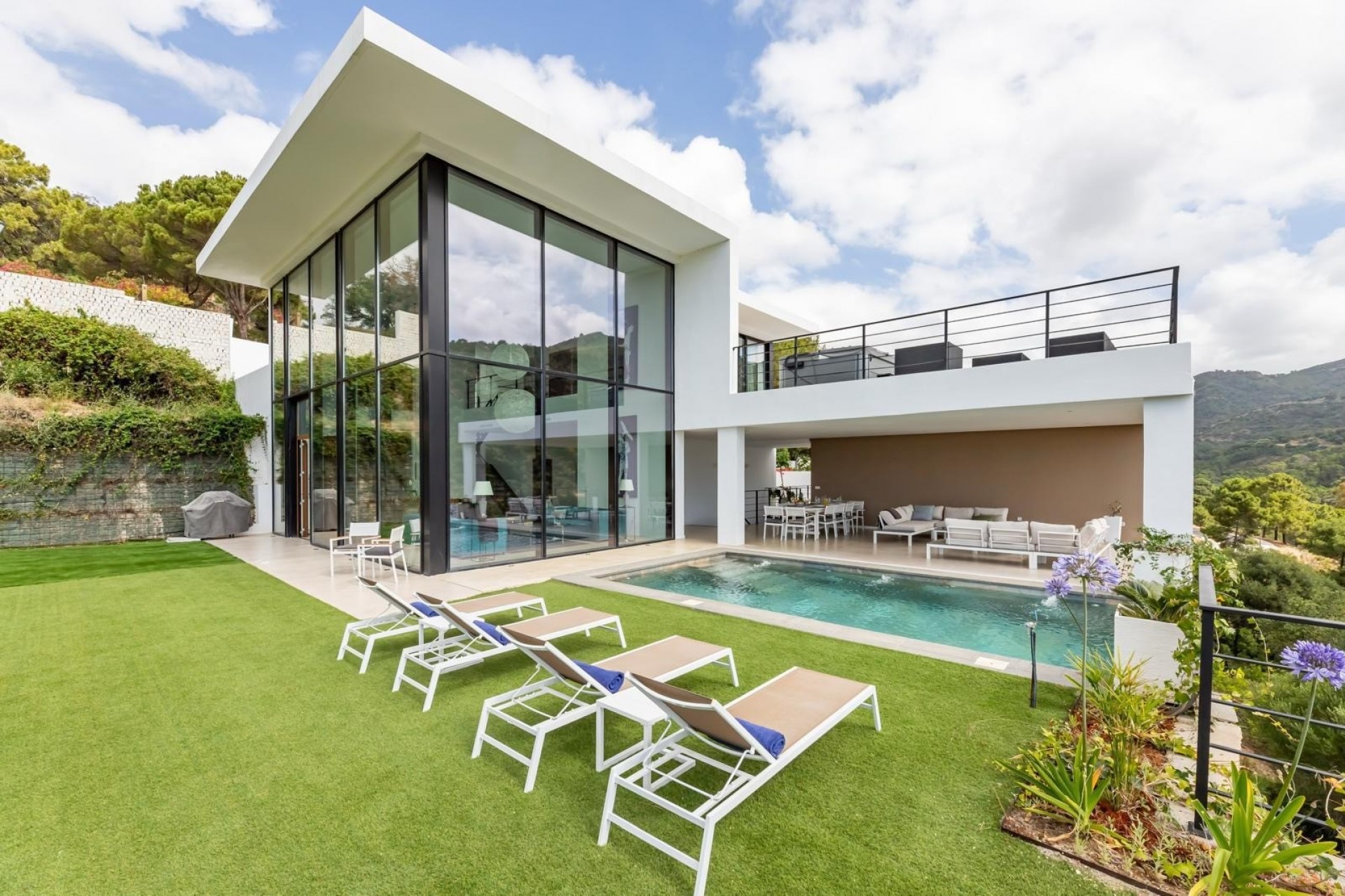 Alquiler a largo plazo - Villa -
Marbella