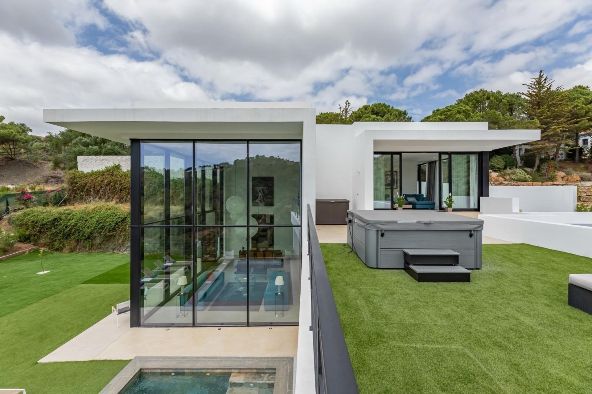 Alquiler a largo plazo - Villa -
Marbella