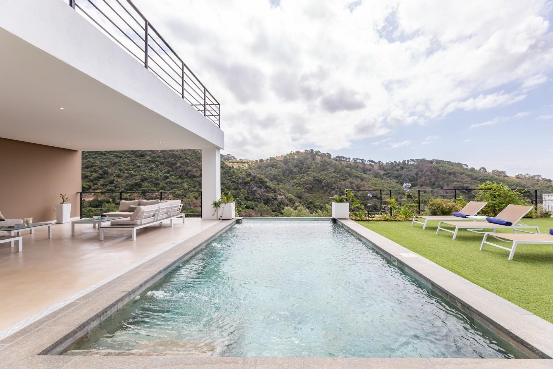 Alquiler a largo plazo - Villa -
Marbella