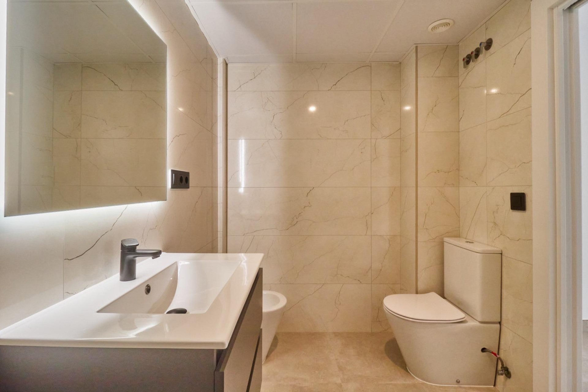 Herverkoop - Appartement -
Fuengirola