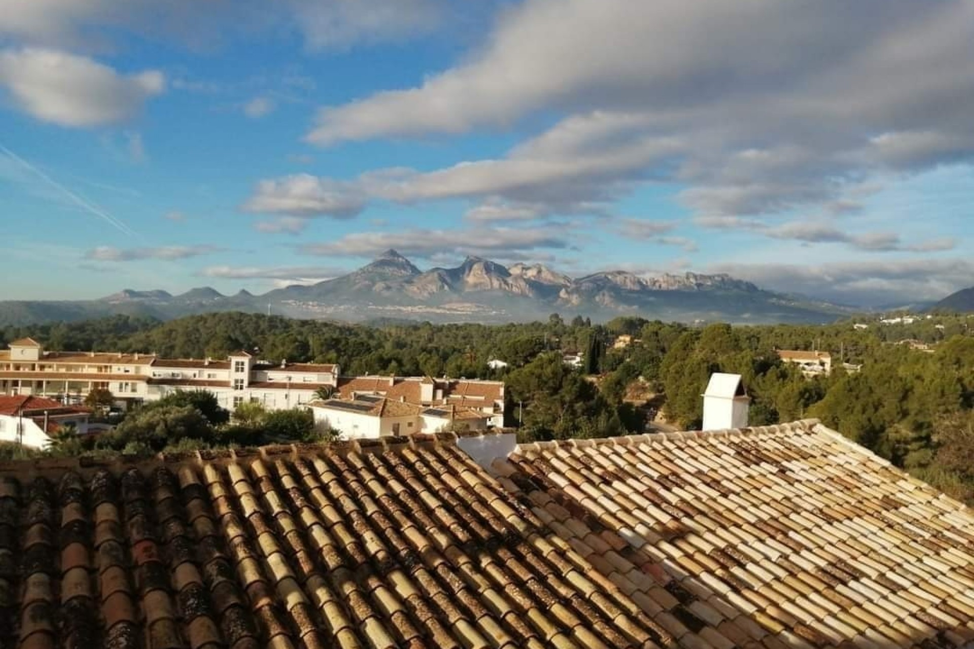 Herverkoop - Herenhuis -
Altea - Altea La Vella