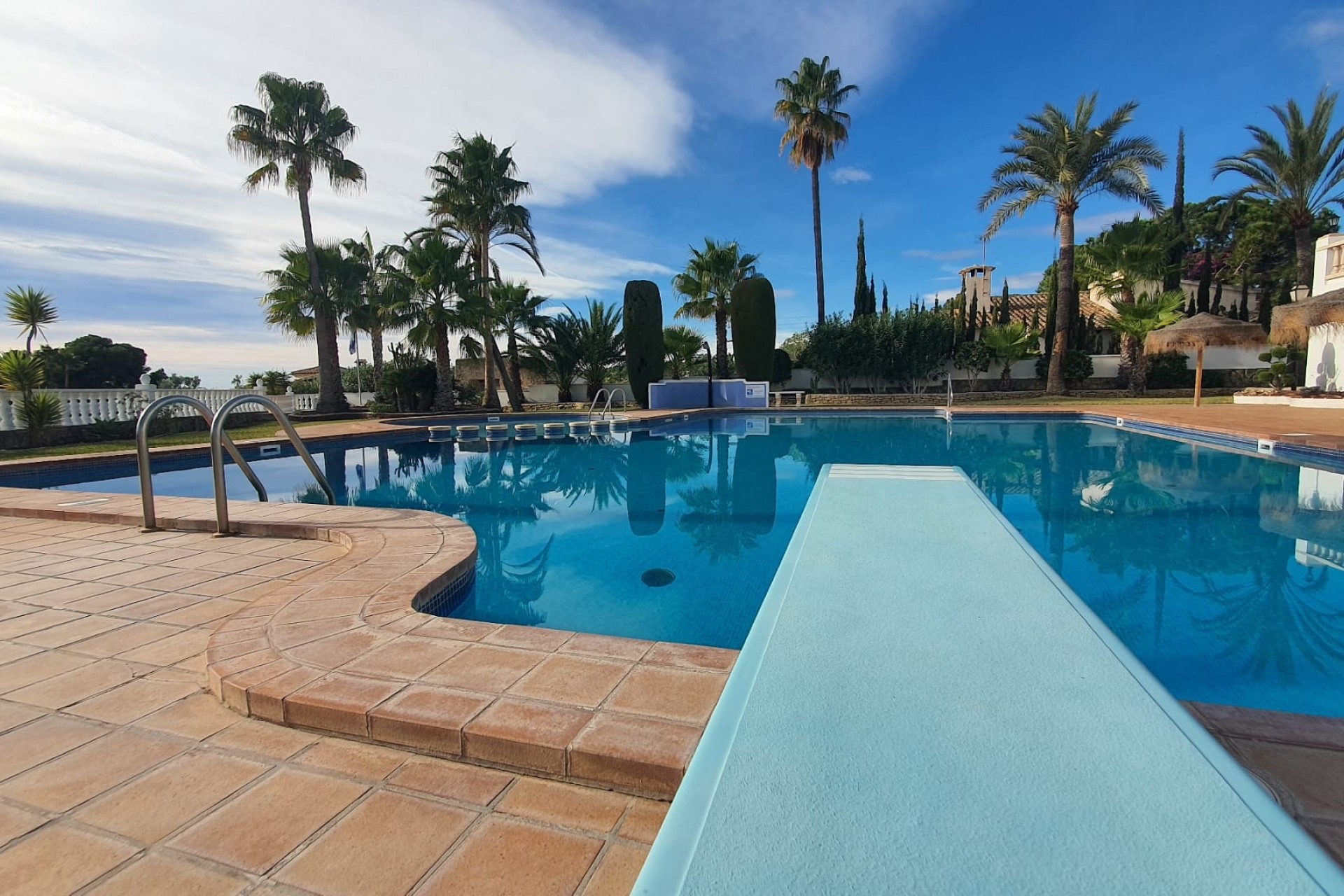Herverkoop - Herenhuis -
Moraira - Benimeit - Tabaira