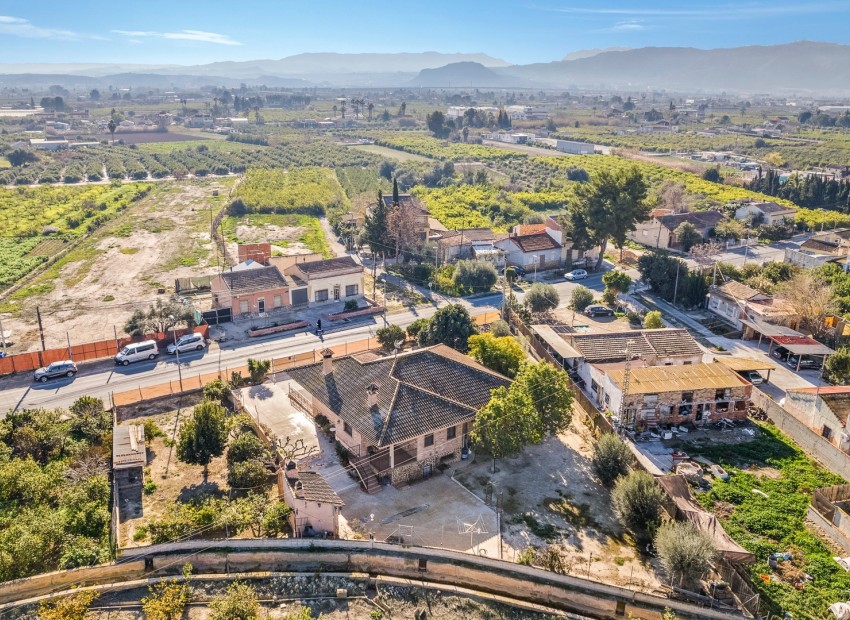Herverkoop - Landhuis -
Murcia - Carretera de Beniel