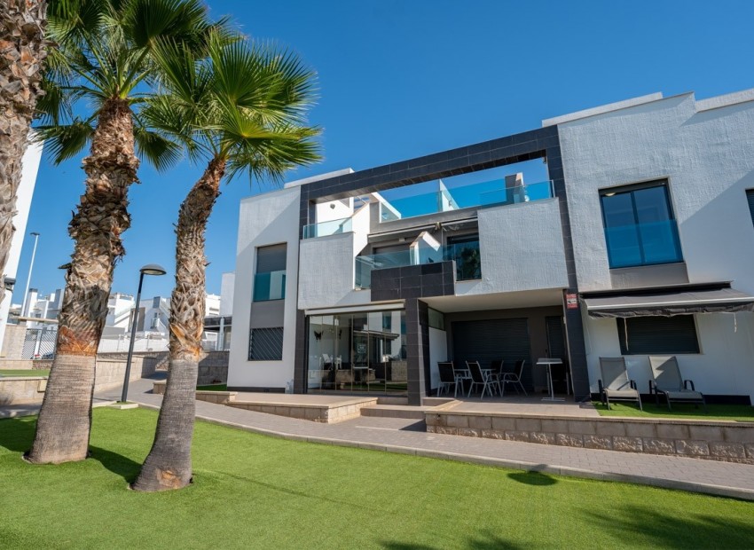 Herverkoop - Penthouse -
Punta Prima