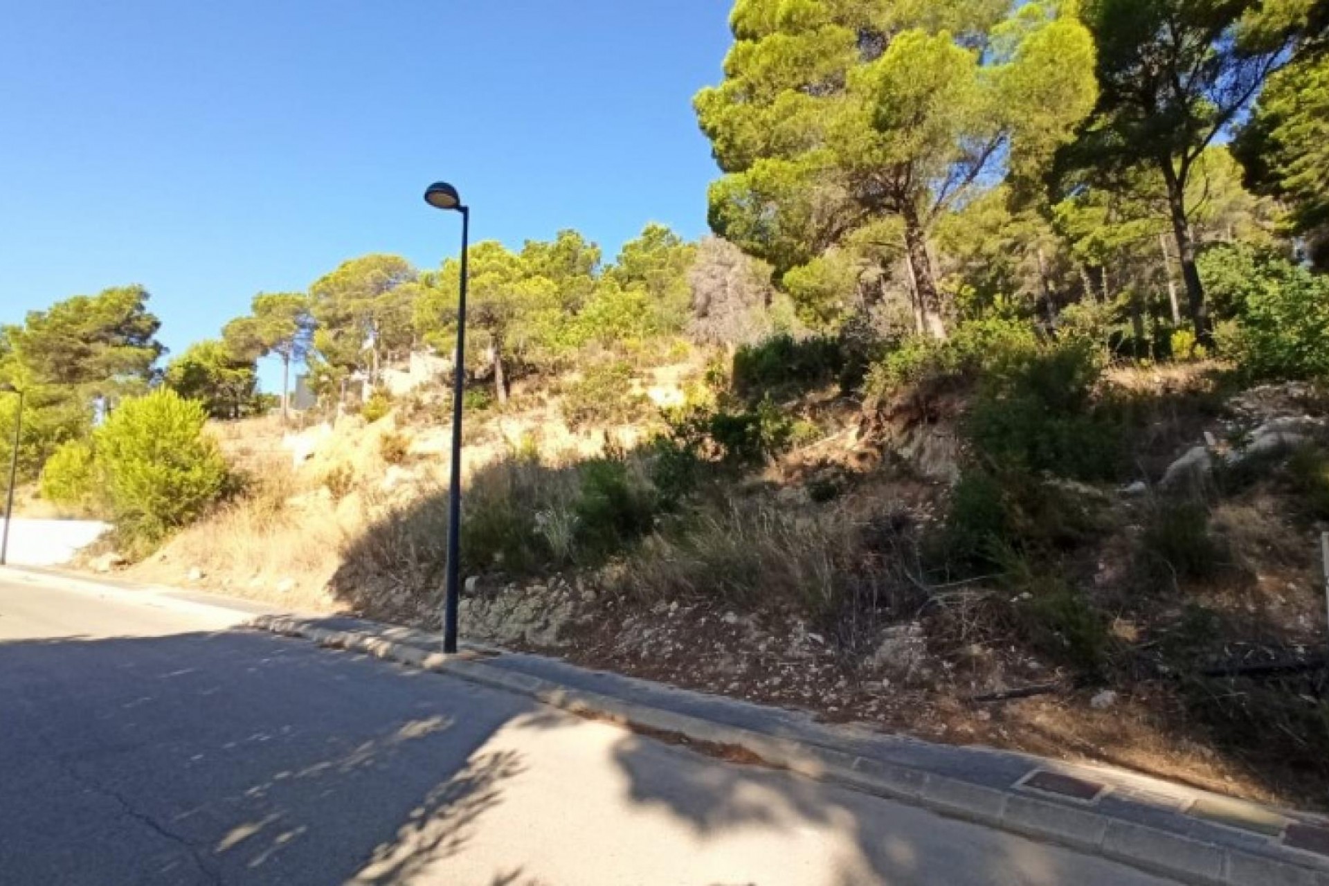 Herverkoop - Plot -
Altea la Vella