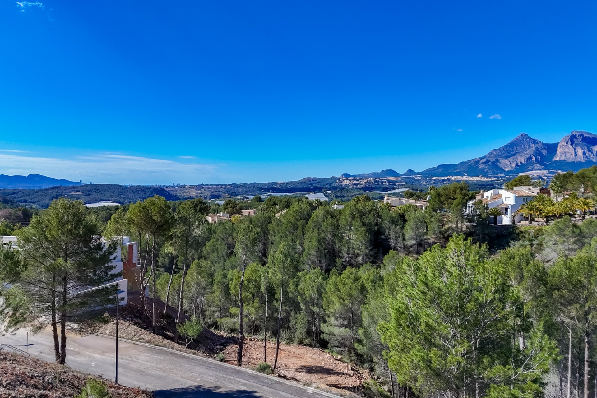 Herverkoop - Plot -
Altea