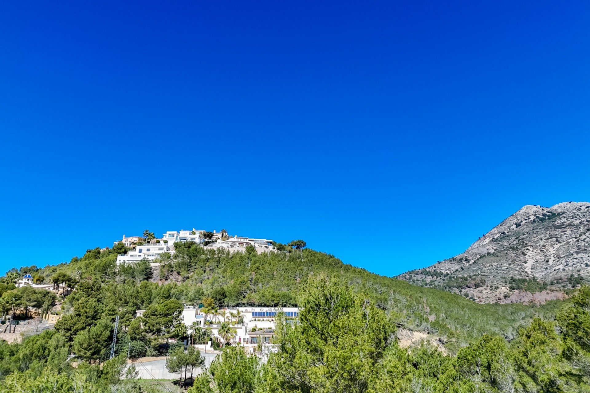 Herverkoop - Plot -
Altea