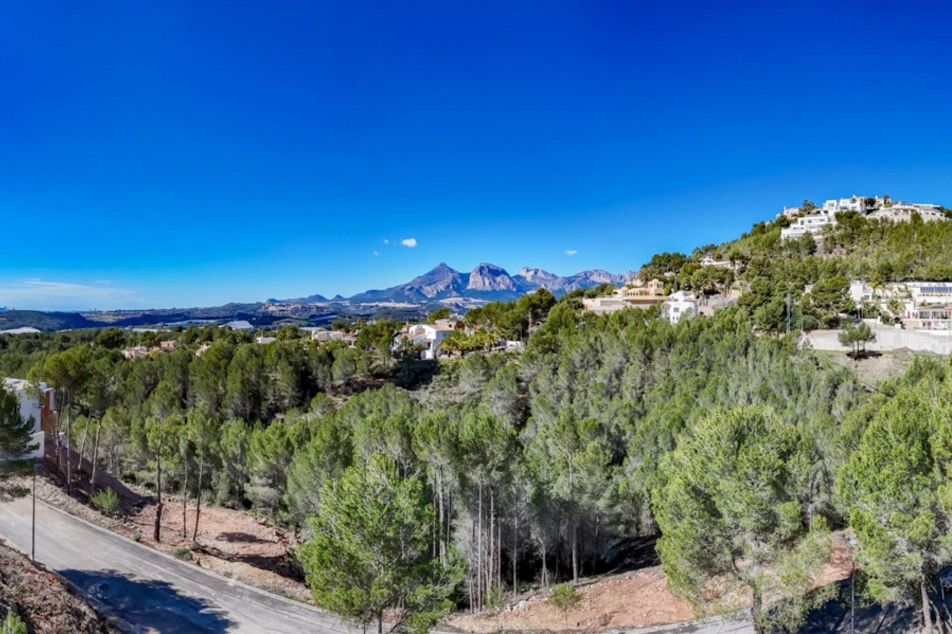 Herverkoop - Plot -
Altea