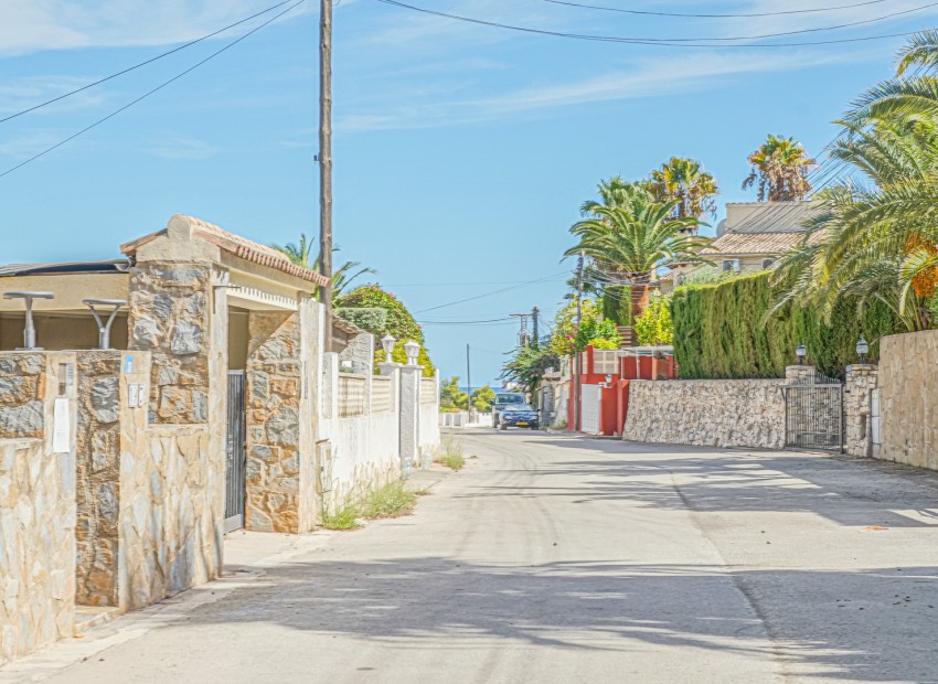 Herverkoop - Plot -
Benissa - Cala Baladrar