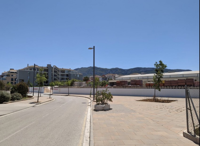 Herverkoop - Plot -
Denia - Centrum