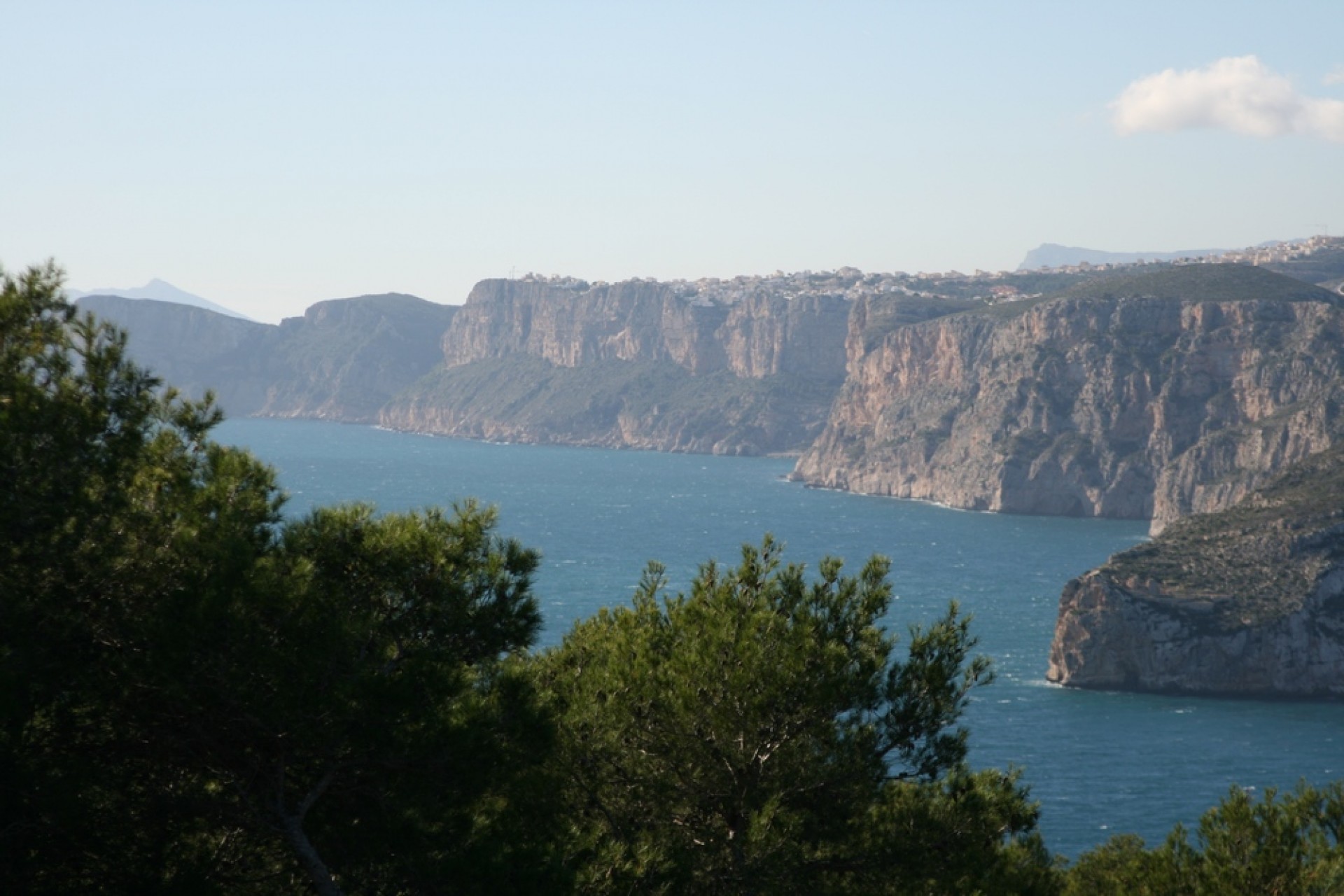 Herverkoop - Plot -
Jávea - Ambolo