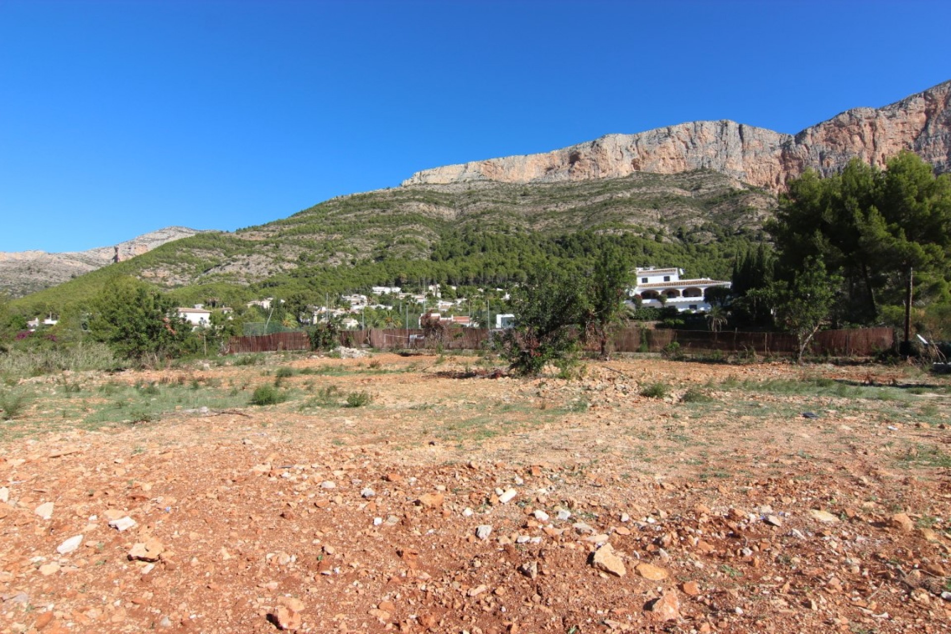 Herverkoop - Plot -
Jávea - Montgo