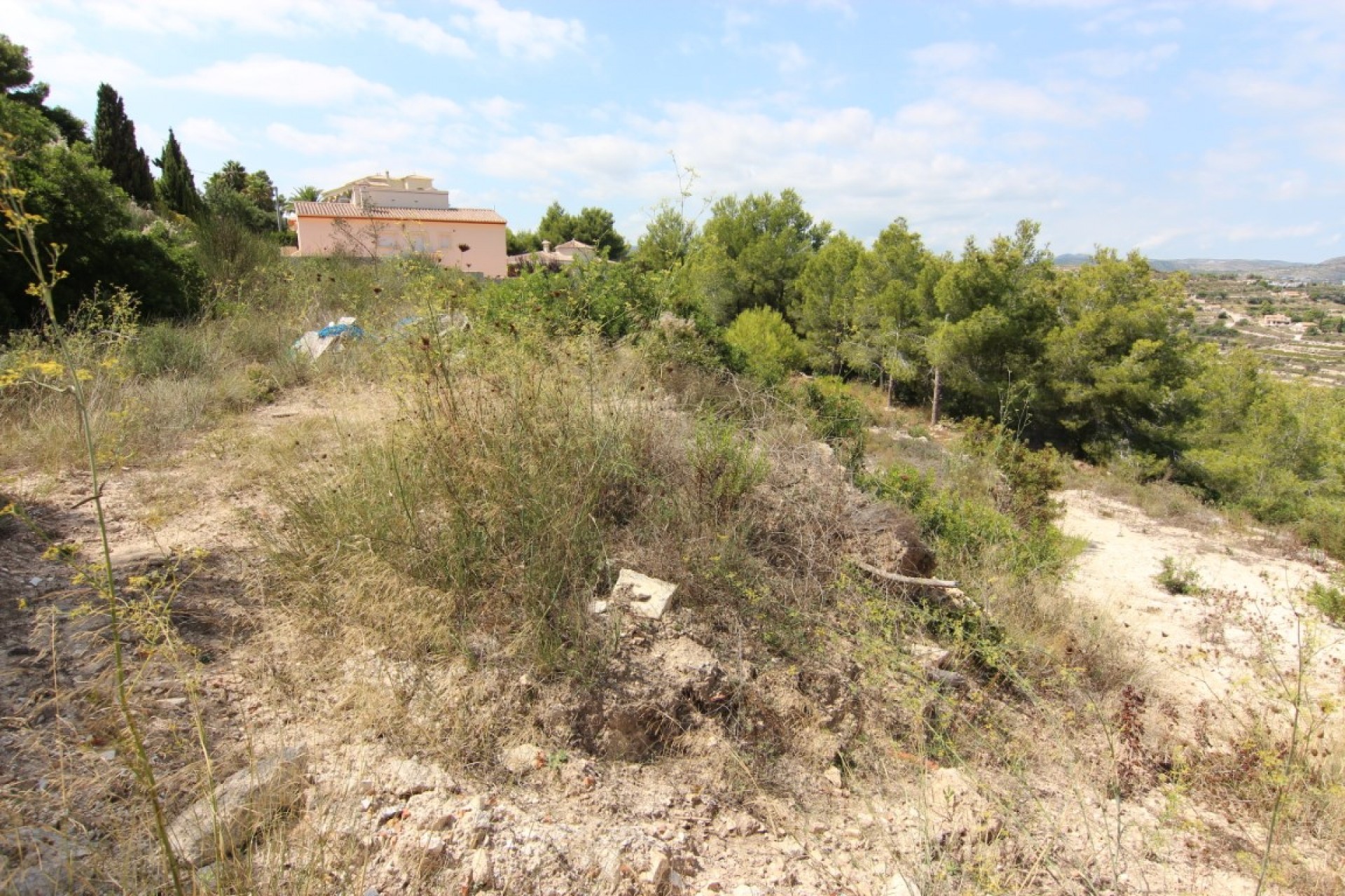 Herverkoop - Plot -
Moraira - Benimeit