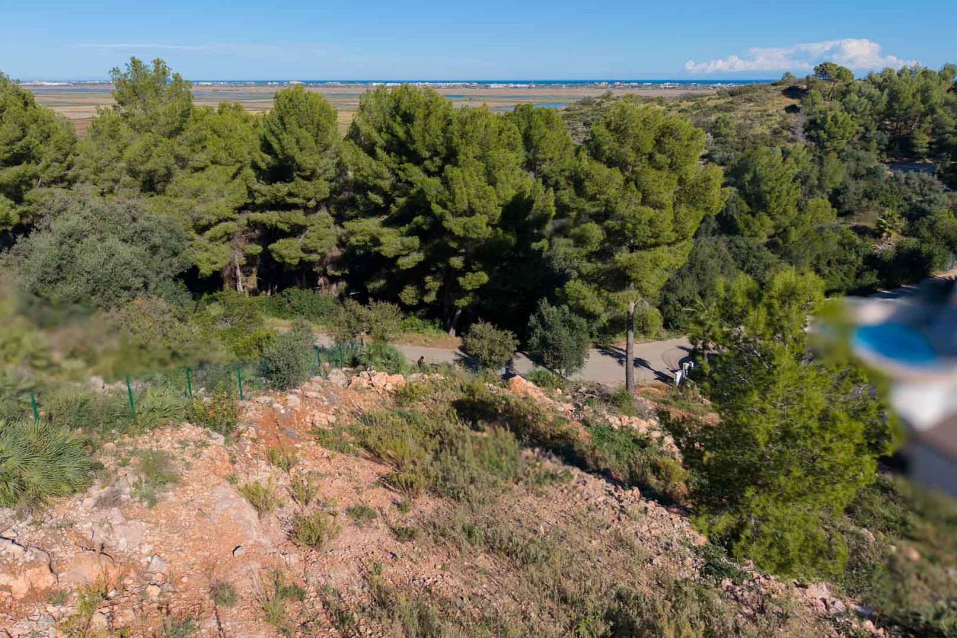 Herverkoop - Plot -
Pego - Monte Pego