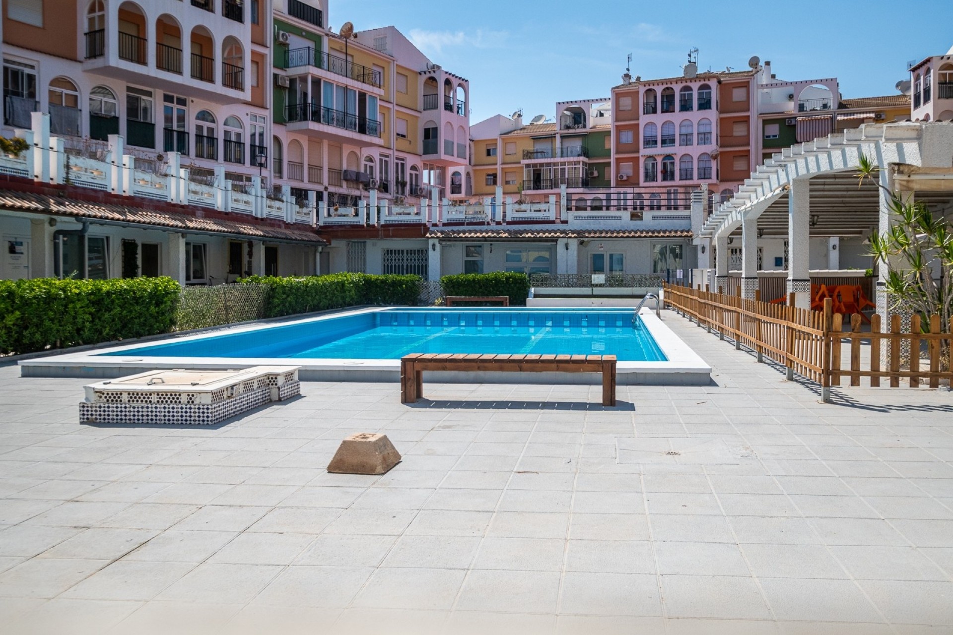 Herverkoop - Reclame -
TORREVIEJA - La Veleta