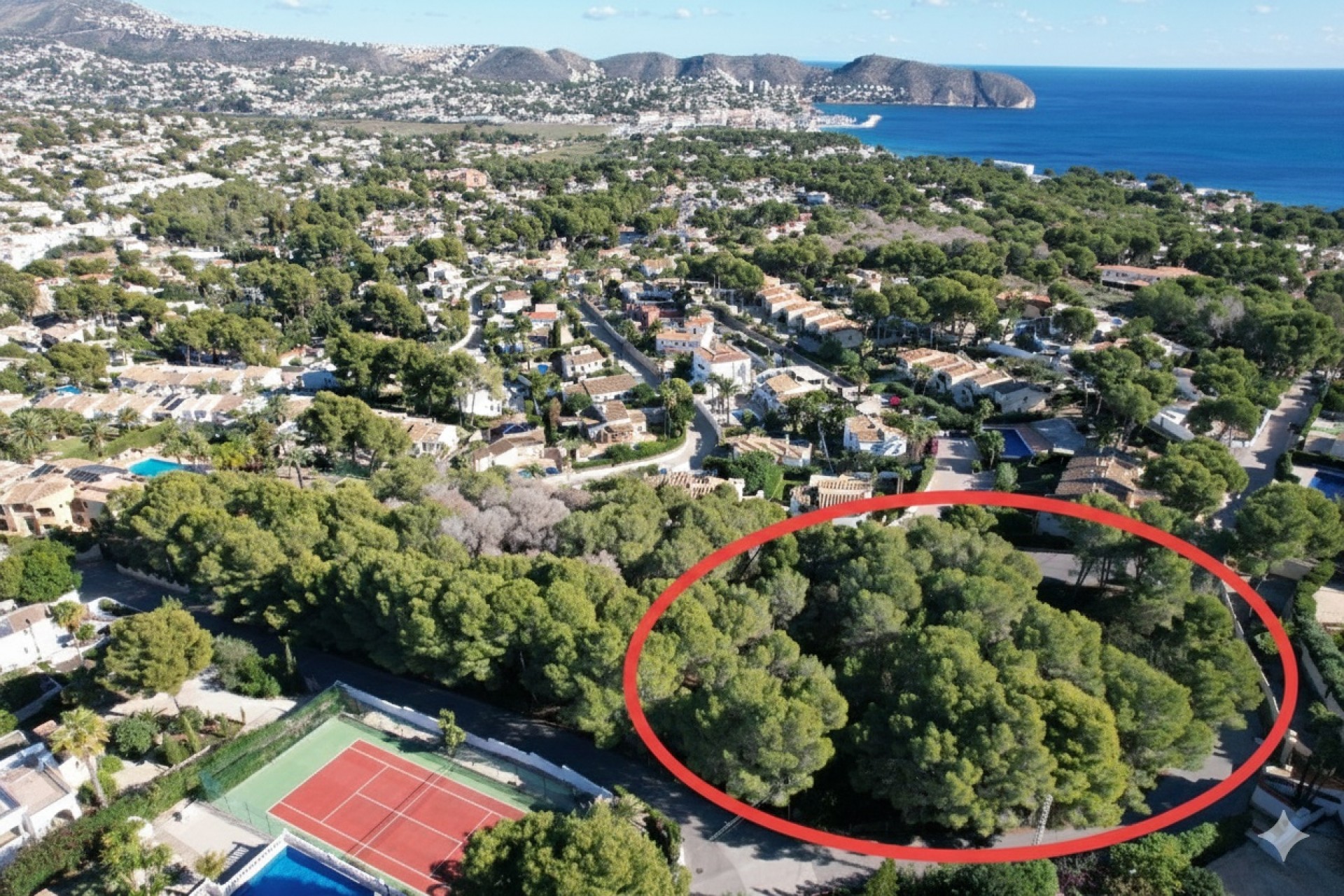 Herverkoop - Stedelijke bouwgrond -
Moraira - Pinar del Advocat - Cometa