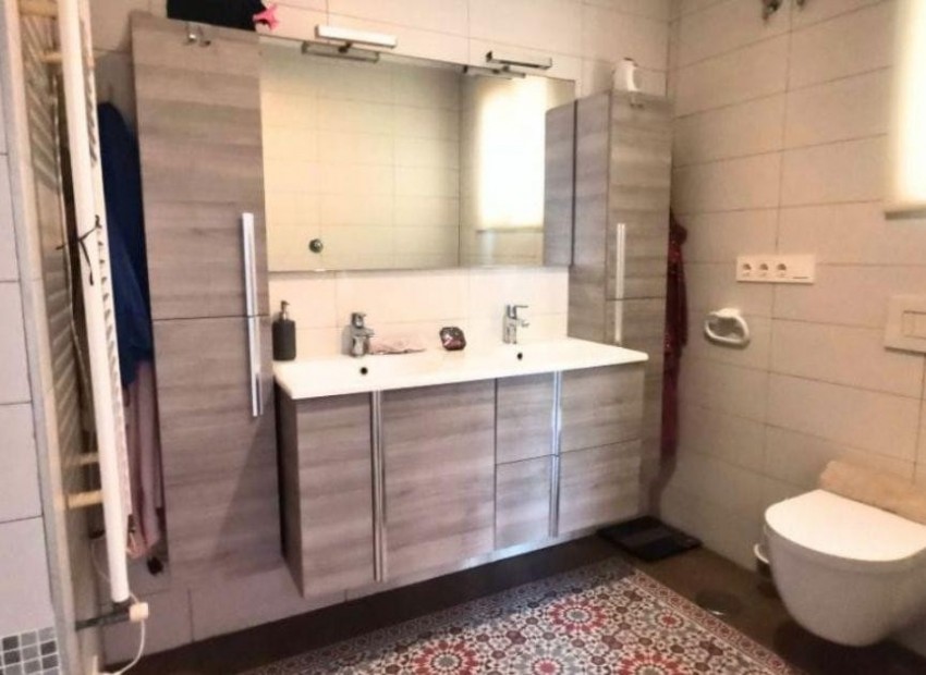 Herverkoop - Villa -
Albir - Center