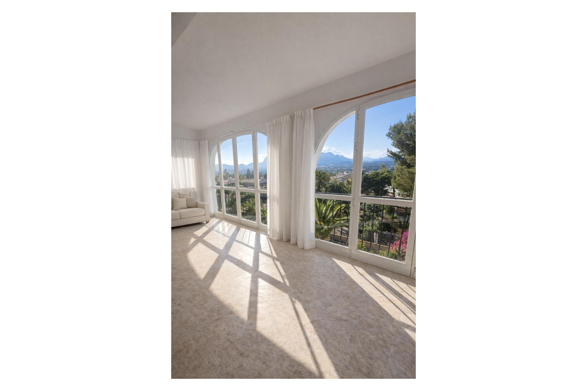 Herverkoop - Villa -
Albir - Centre