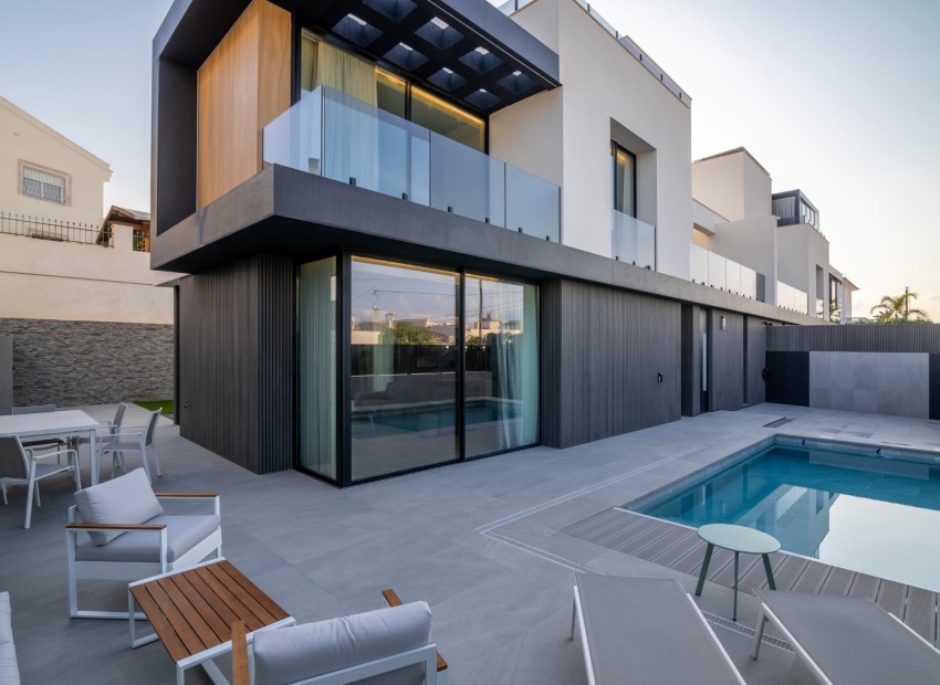 Herverkoop - Villa -
Albir