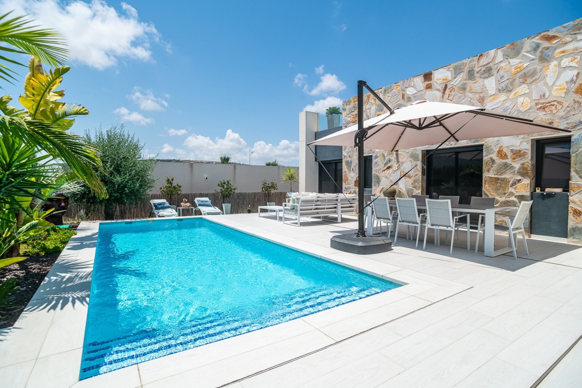 Herverkoop - Villa -
ALGORFA - La Finca Golf