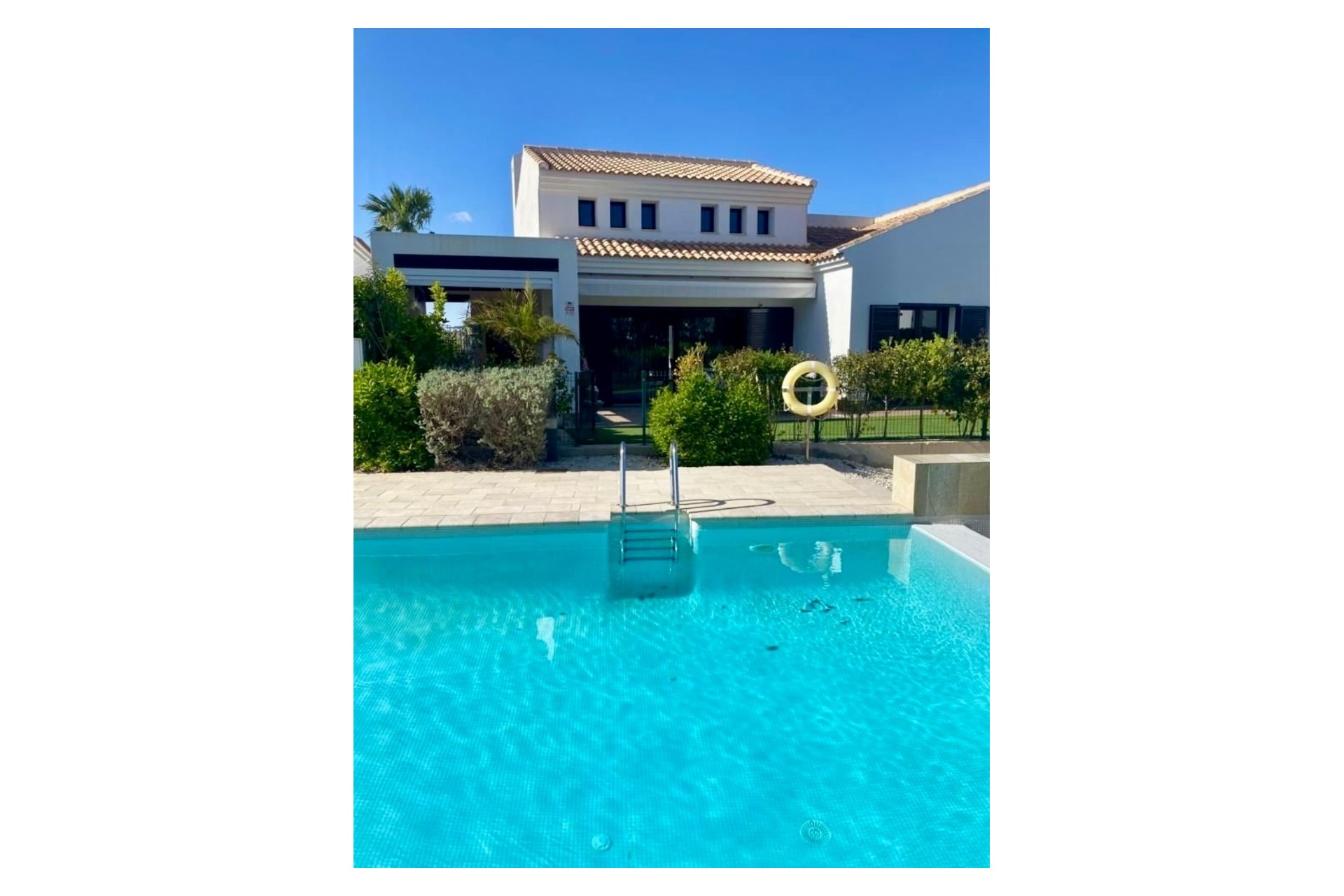 Herverkoop - Villa -
Algorfa