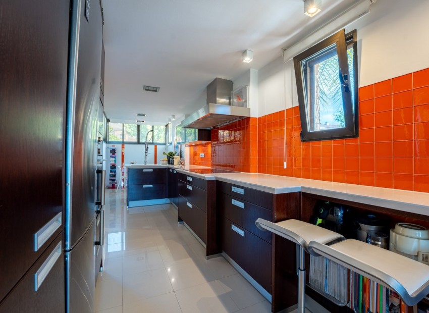 Herverkoop - Villa -
Alicante - Alicante Golf