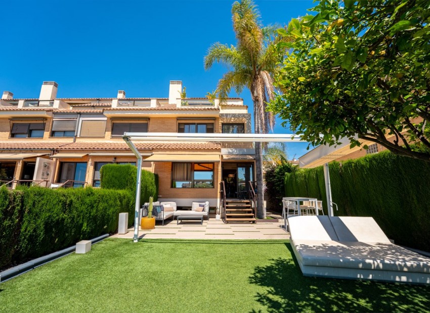 Herverkoop - Villa -
Alicante - Alicante Golf