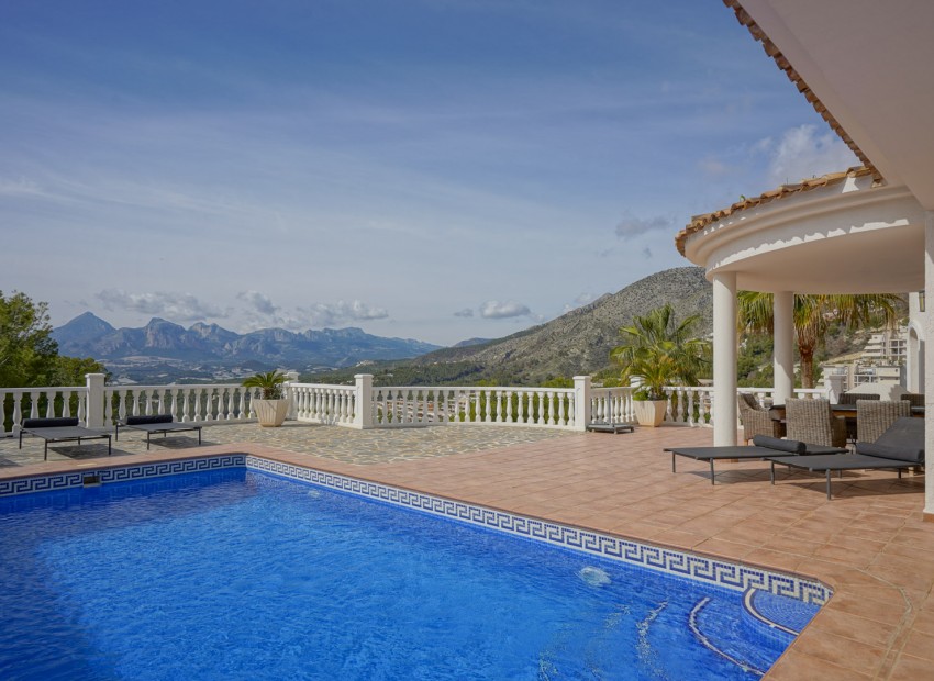 Herverkoop - Villa -
Altea - Alhama Springs