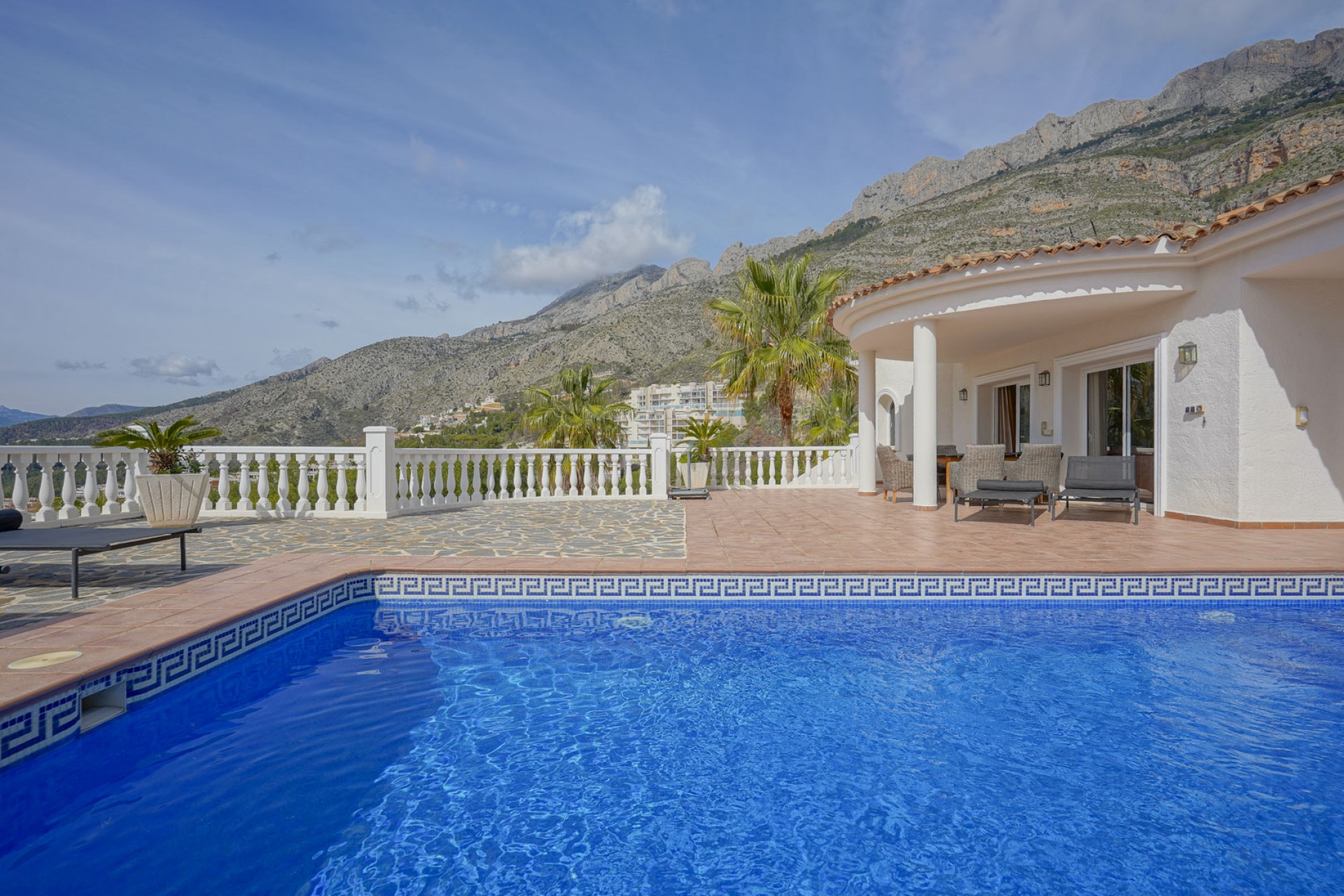 Herverkoop - Villa -
Altea - Alhama Springs