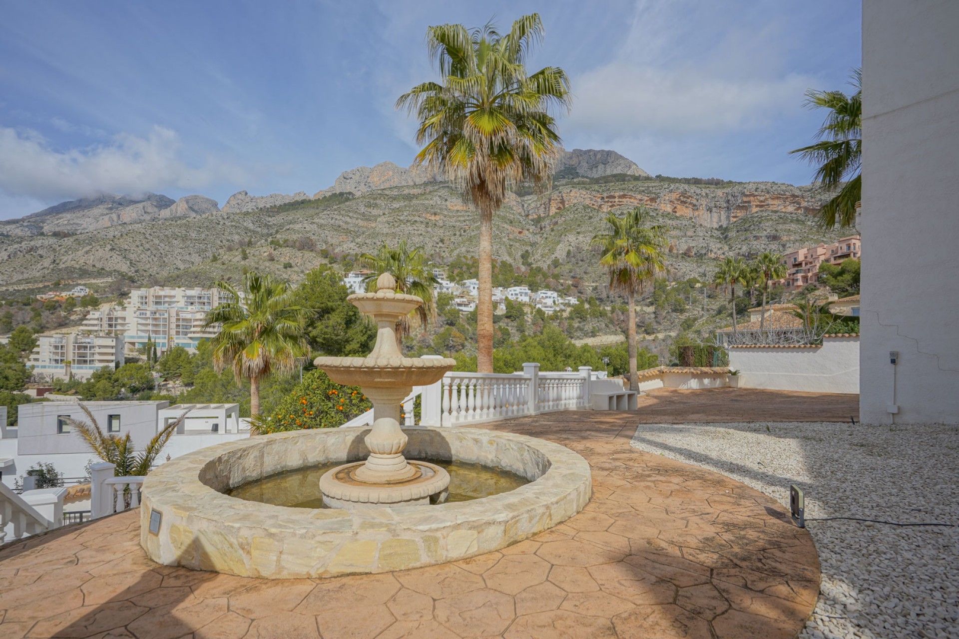 Herverkoop - Villa -
Altea - Alhama Springs