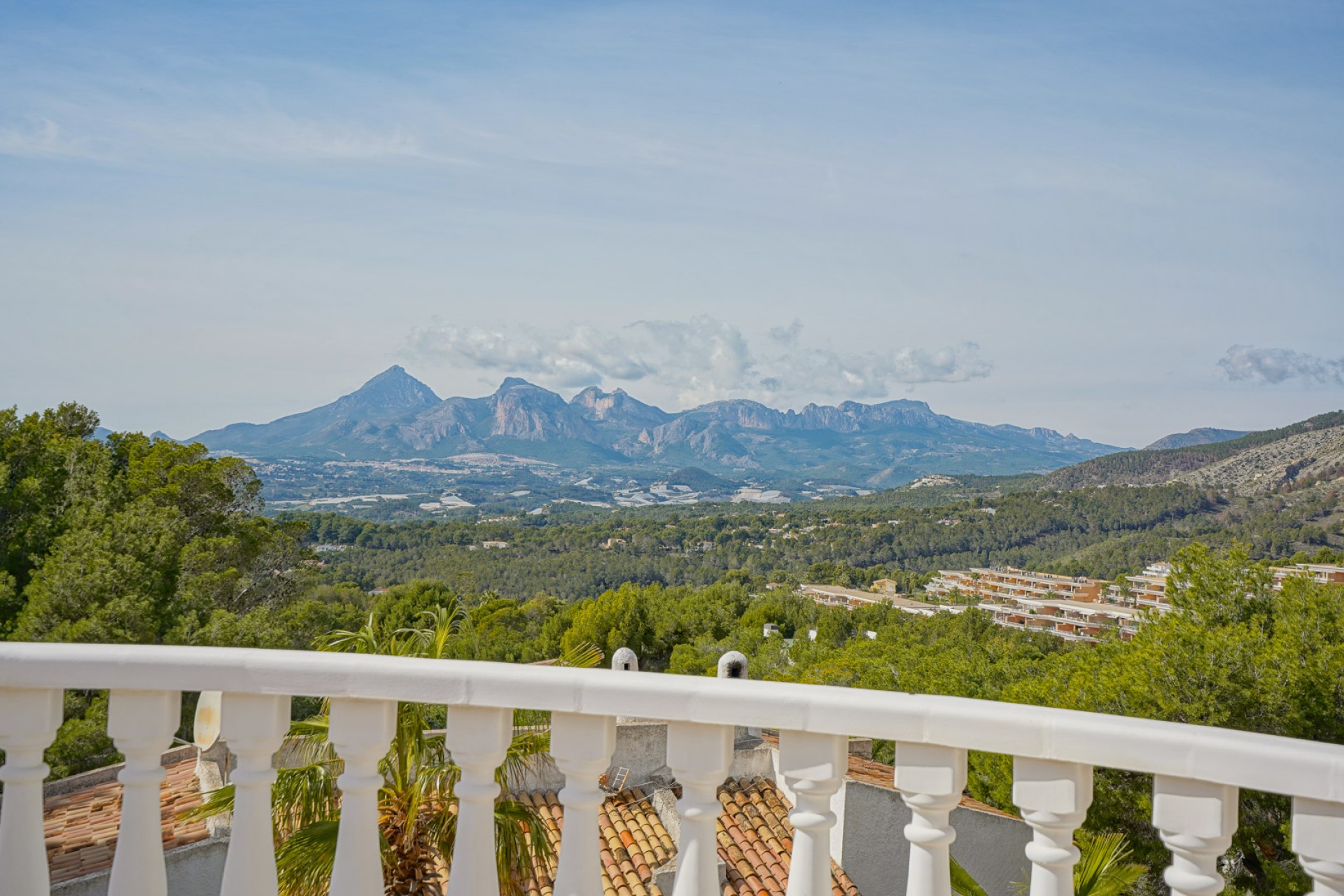 Herverkoop - Villa -
Altea - Alhama Springs