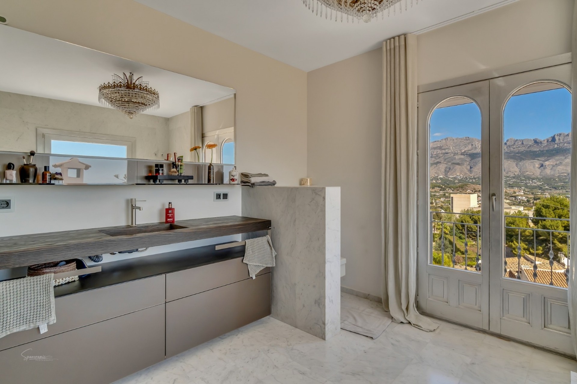 Herverkoop - Villa -
Altea - Altea ciudad