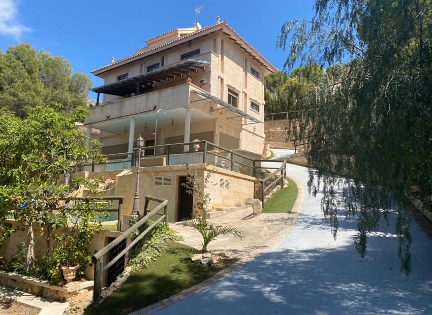 Herverkoop - Villa -
Altea la Vella - Altea