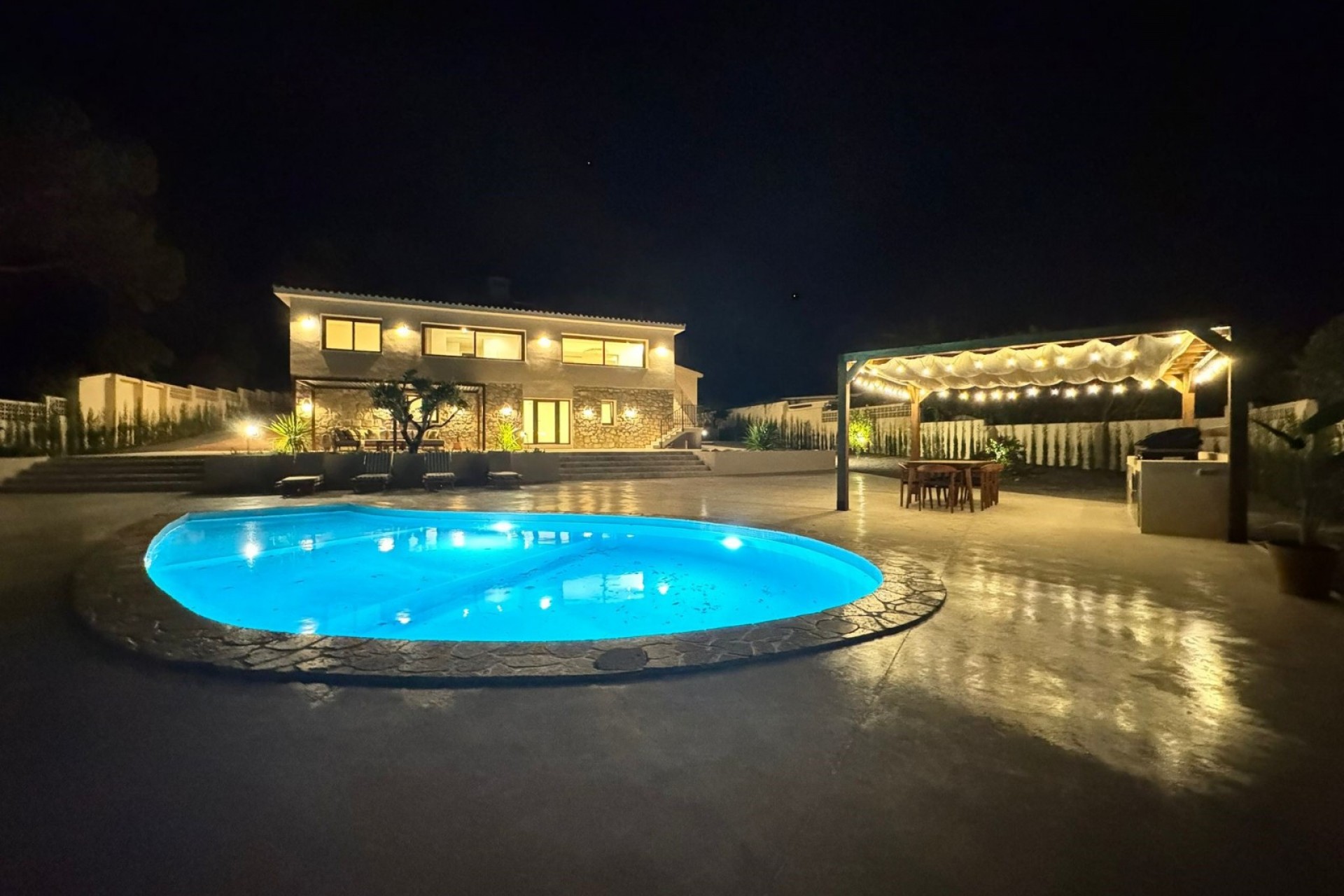 Herverkoop - Villa -
Altea