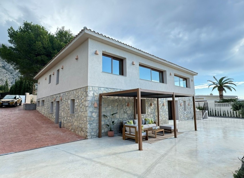 Herverkoop - Villa -
Altea