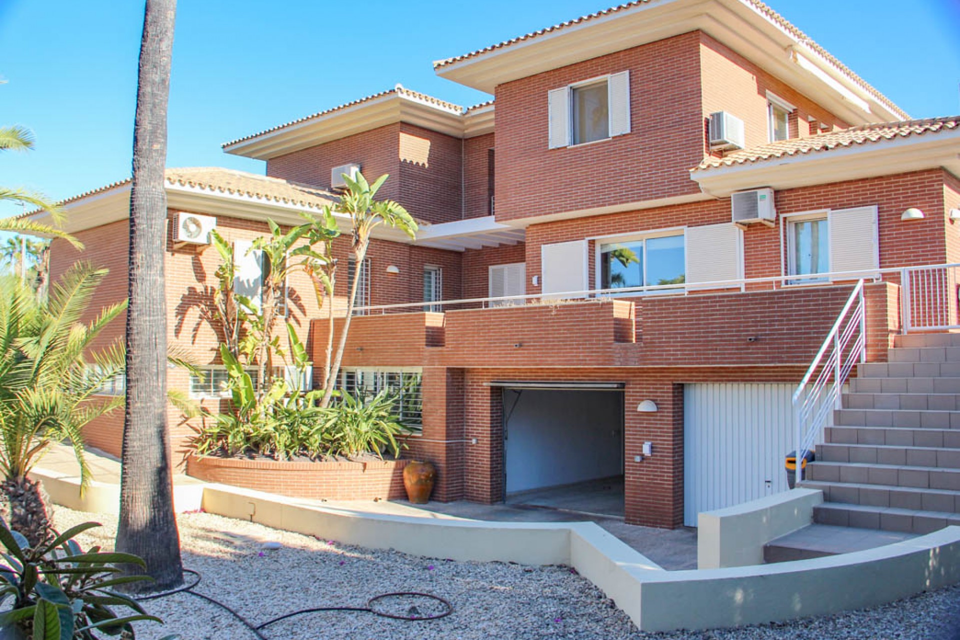 Herverkoop - Villa -
Benidorm - de Napoles