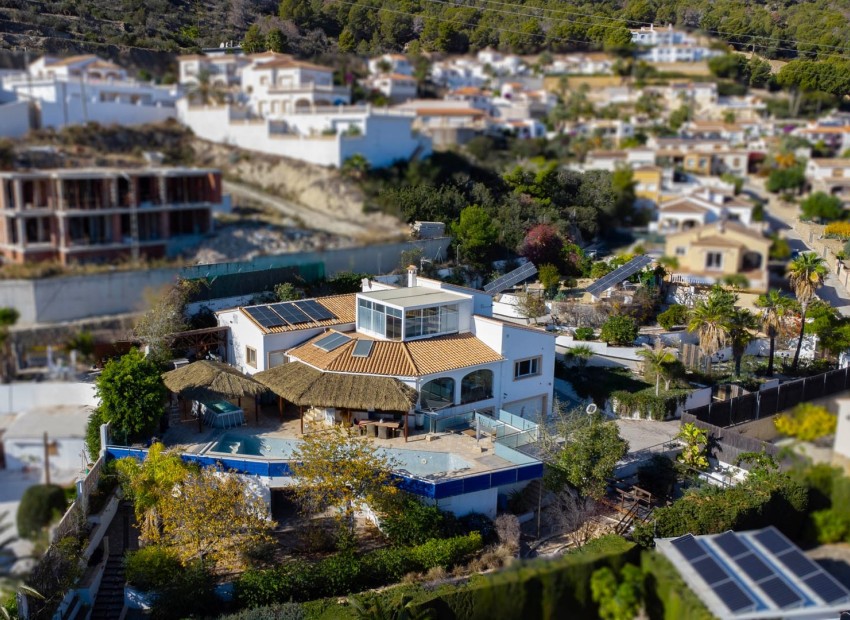 Herverkoop - Villa -
Calpe - Partida Les Cucarres
