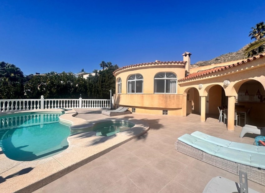 Herverkoop - Villa -
Campello