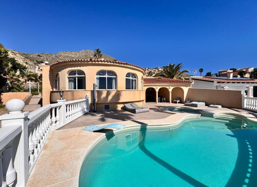 Herverkoop - Villa -
Campello
