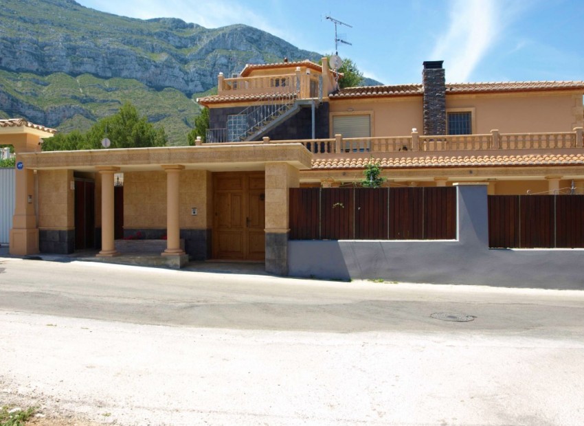 Herverkoop - Villa -
Denia - Corral de Calafat