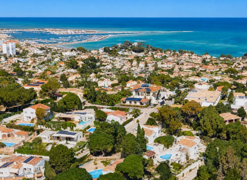 Herverkoop - Villa -
Denia - El Montgó
