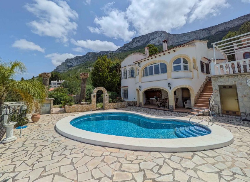 Herverkoop - Villa -
Denia - La Pedrera