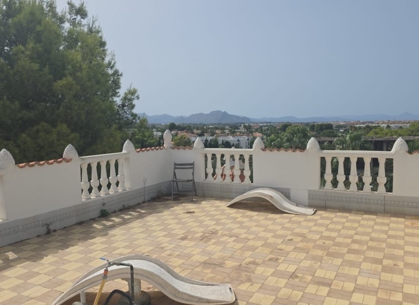 Herverkoop - Villa -
Denia