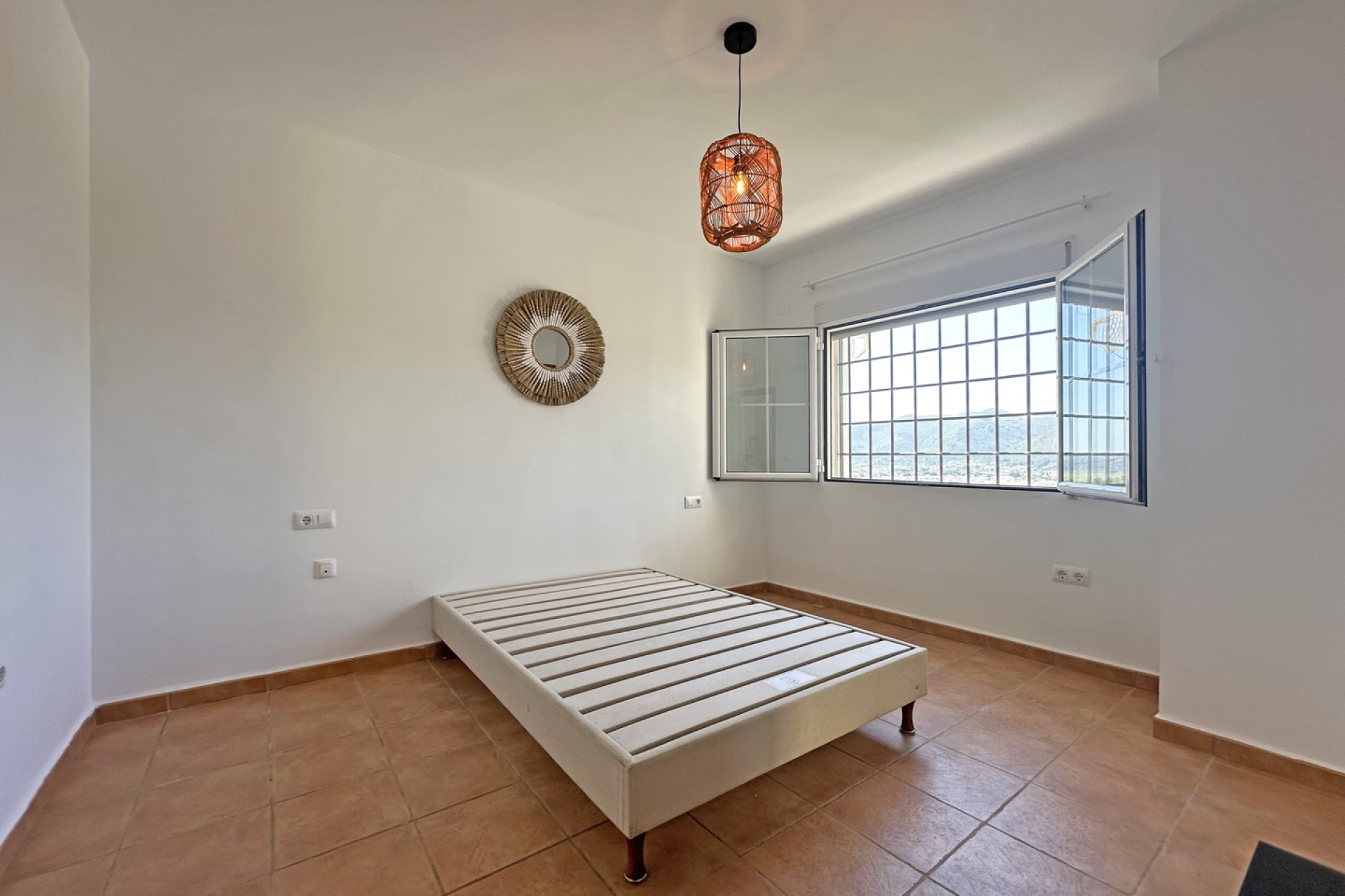 Herverkoop - Villa -
Jalón