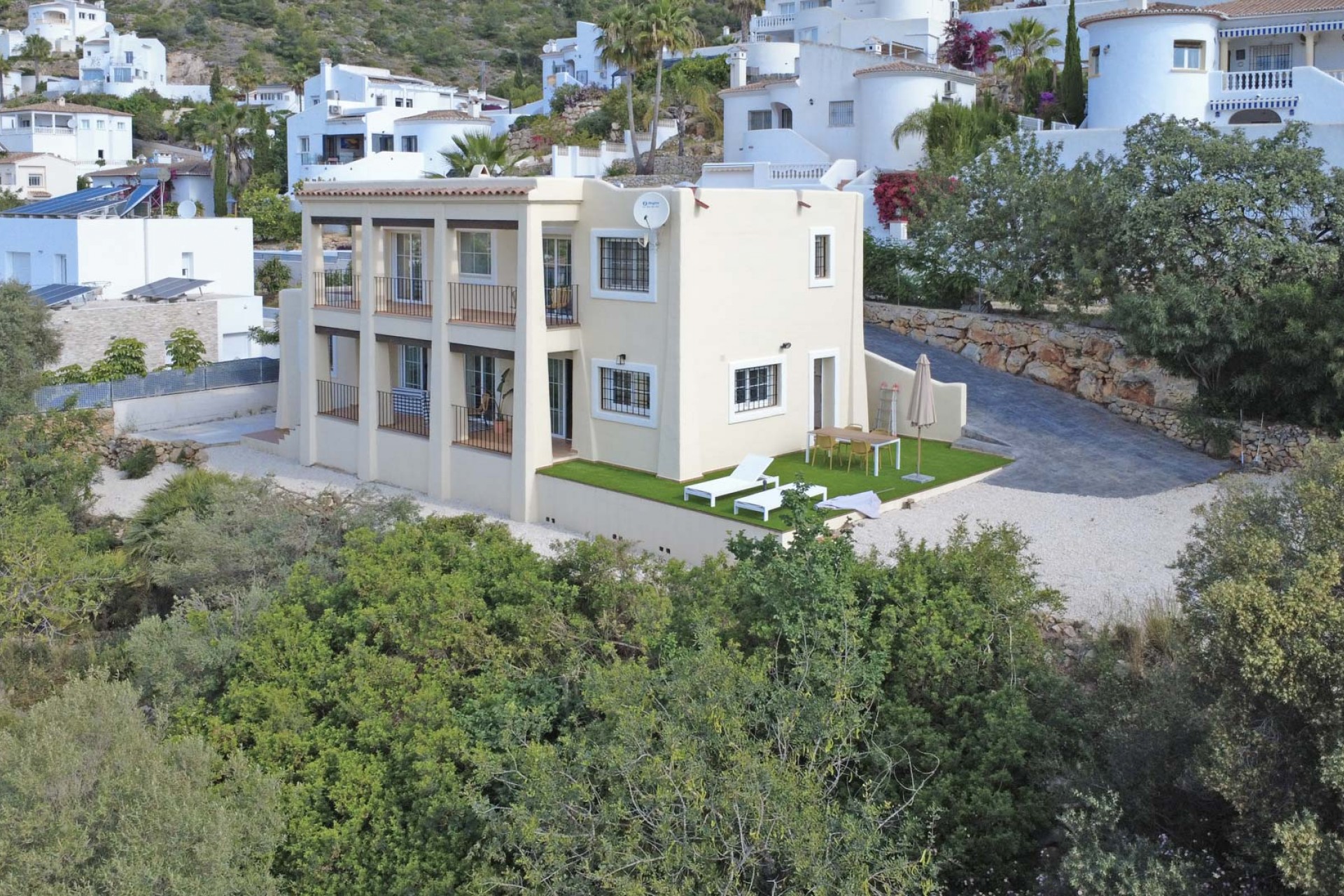 Herverkoop - Villa -
Jalón