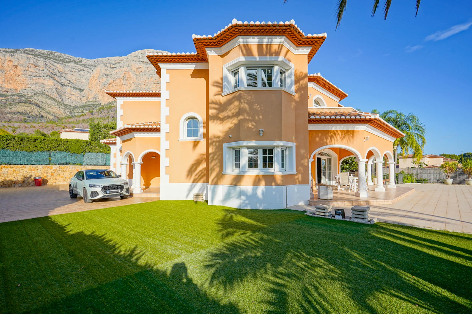 Herverkoop - Villa -
Jávea - El Garroferal