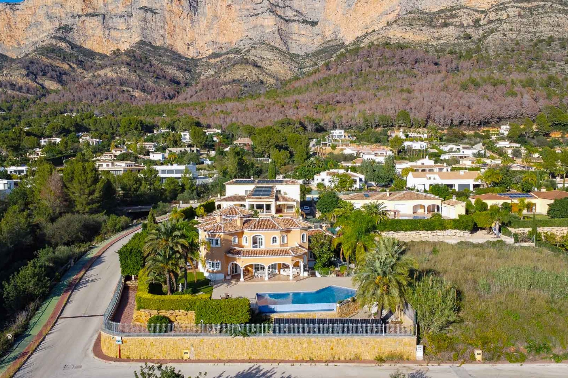 Herverkoop - Villa -
Jávea - El Garroferal